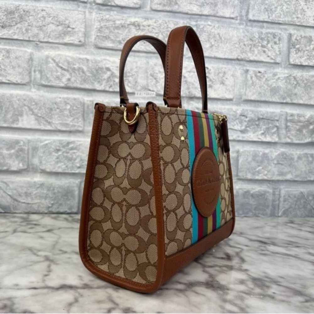 Coach crossbody - Picture 12 of 16